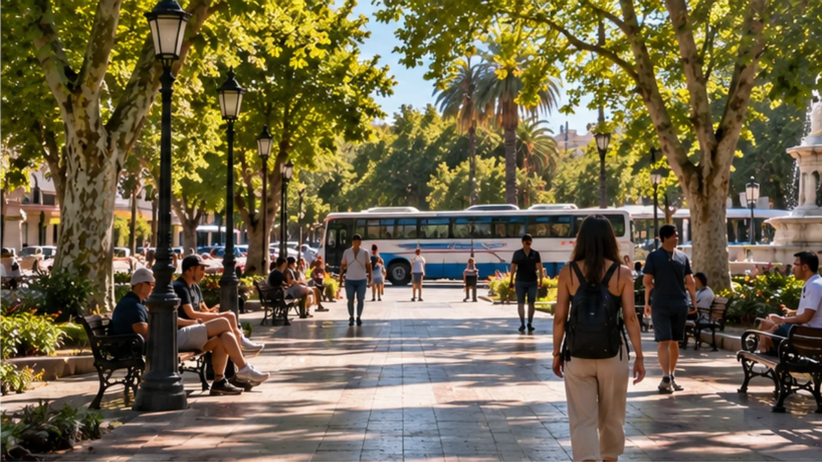 Ilustración editorial de paseo urbano arbolado; no documenta una calle ni un servicio de transporte concreto en San Rafael